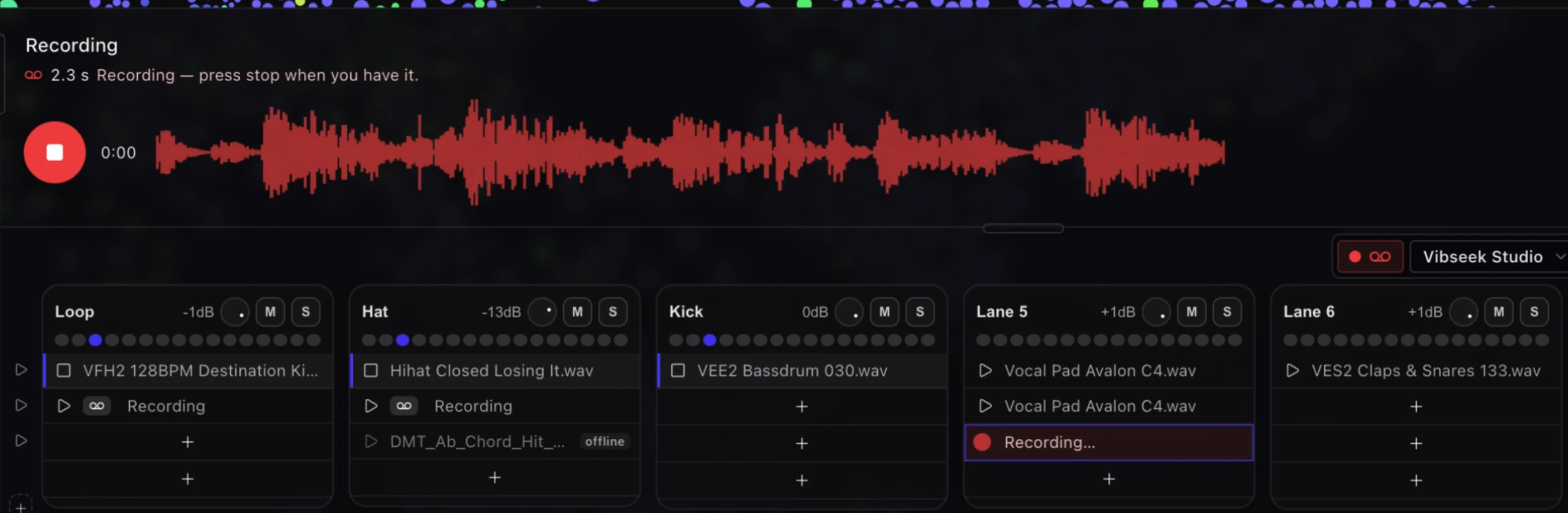 Vibseek Studio recording a sample into a Sketchboard lane, with a live red waveform and level meter